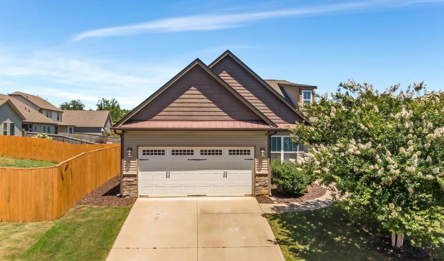 413 Kensrowe Dr, Boiling Springs, SC 29316 - 4 Beds, 3 Bath