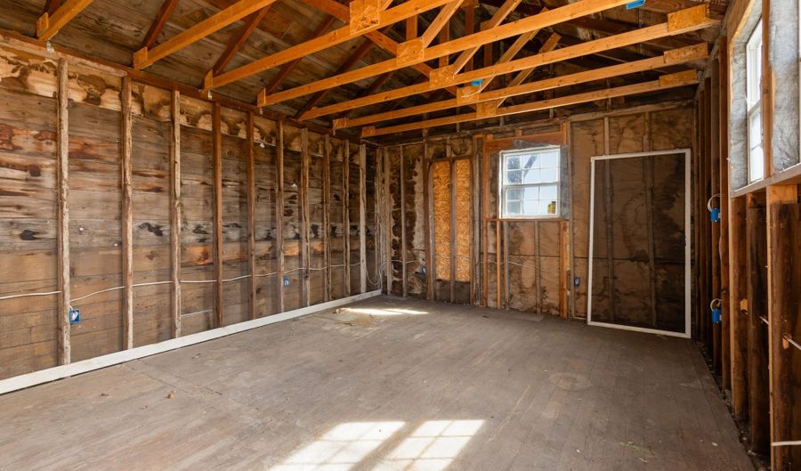 1619 Melgaard Rd, Aberdeen, SD 57401 - 4 Beds, 2 Bath