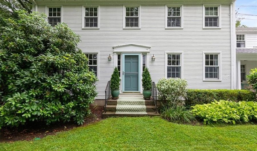 20 Terrace Dr, Barrington, RI 02806 - 4 Beds, 3 Bath