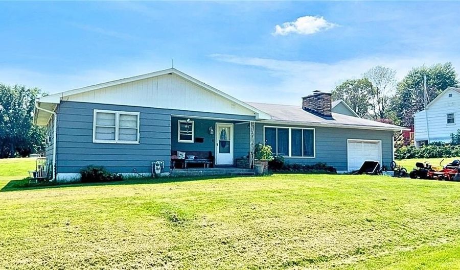 105 E Peery St, Albany, MO 64402 - 3 Beds, 2 Bath