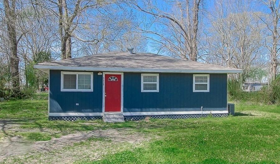 5635 Johnson St, Batchelor, LA 70715 - 3 Beds, 1 Bath