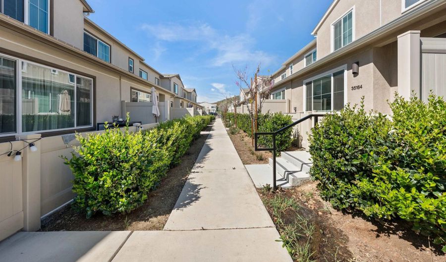 35164 Grove Trl, Fallbrook, CA 92028 - 4 Beds, 3 Bath