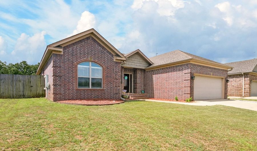 203 Creek View Dr, Austin, AR 72007 - 3 Beds, 2 Bath