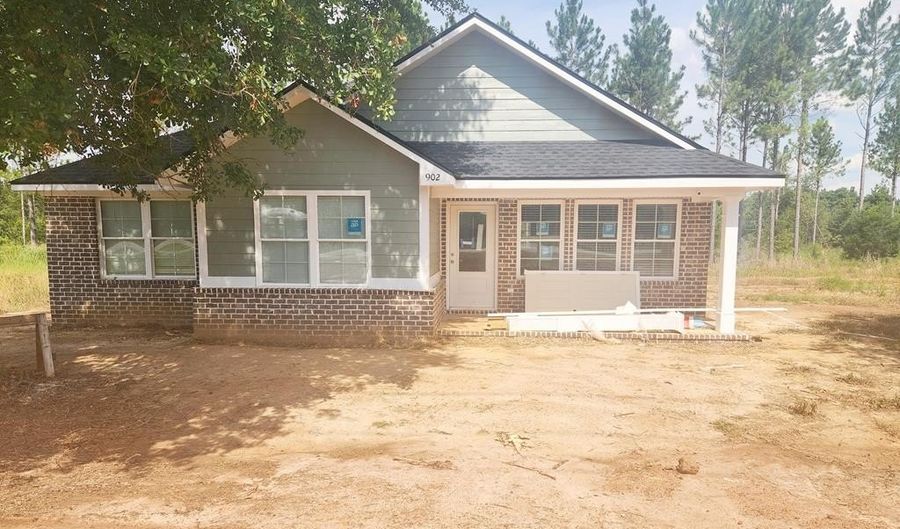 902 Lockett Station Rd, Albany, GA 31707 - 3 Beds, 2 Bath