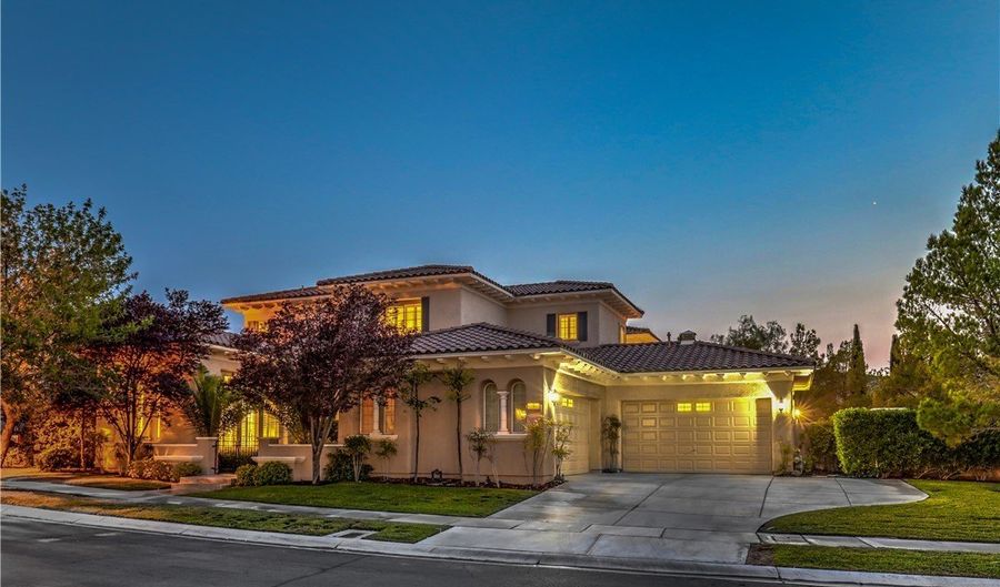 11965 PORT LABELLE Dr, Las Vegas, NV 89141 - 5 Beds, 6 Bath