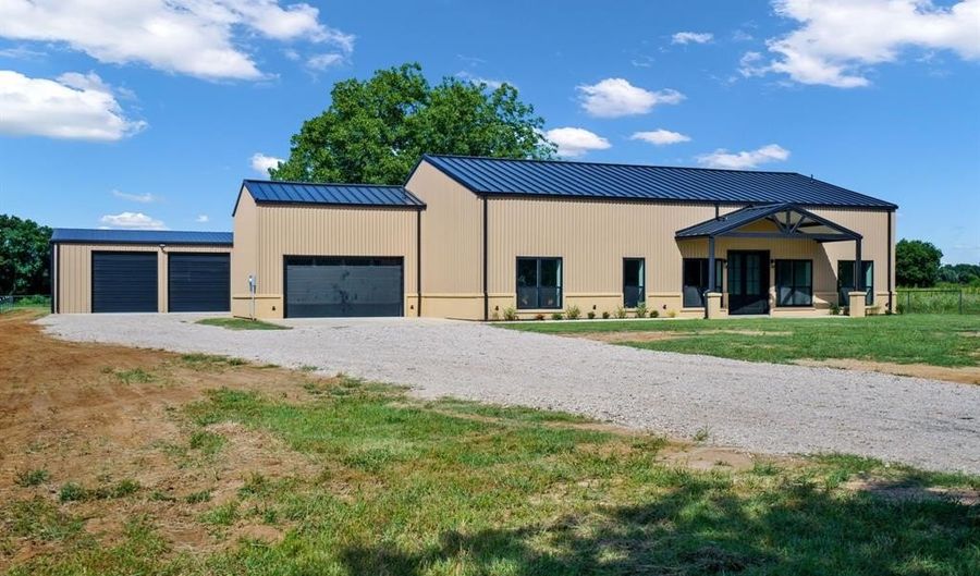 4266 County Road 204, Alvarado, TX 76009 - 3 Beds, 3 Bath
