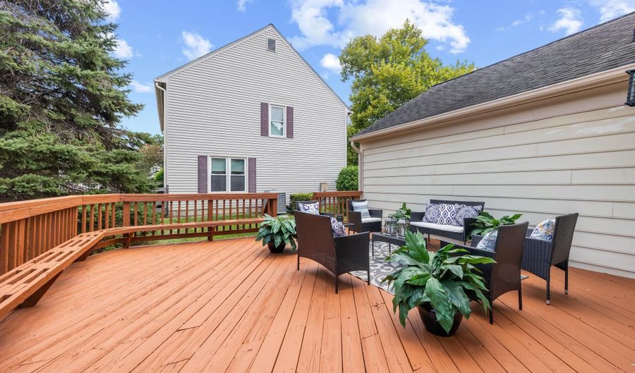 1020 WILLOWLEAF Way, Potomac, MD 20854 - 6 Beds, 4 Bath