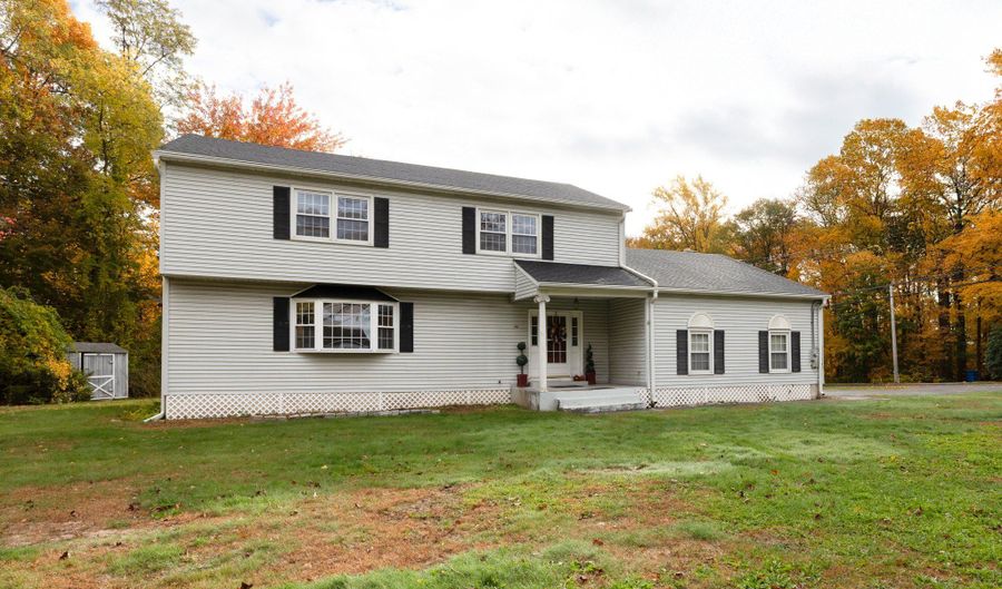 6 El Toro Dr, Bristol, CT 06010 - 3 Beds, 2 Bath