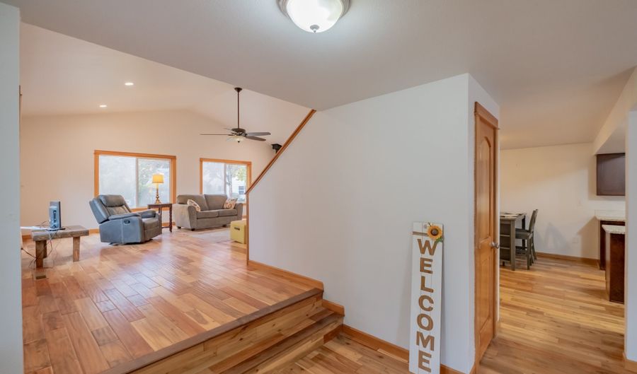 2314 NW BEAUMONT Ln, Albany, OR 97321 - 6 Beds, 4 Bath