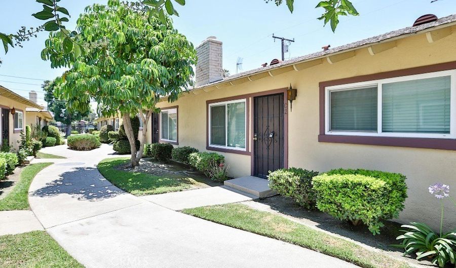 1531 E La Palma Ave C2, Anaheim, CA 92805 - 2 Beds, 1 Bath