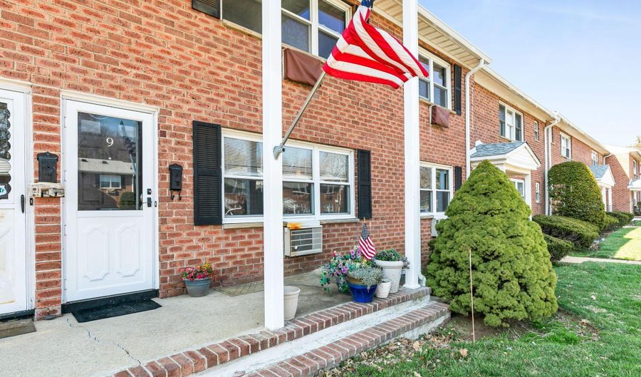 9 King James Ln, Atlantic Highlands, NJ 07716 - 2 Beds, 1 Bath