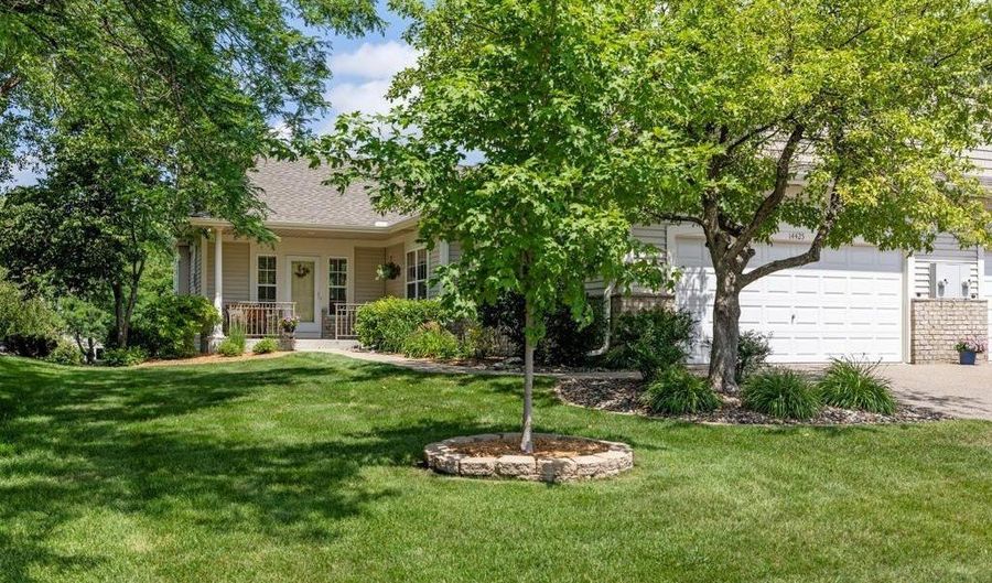 14425 Freesia Way, Apple Valley, MN 55124 - 2 Beds, 3 Bath