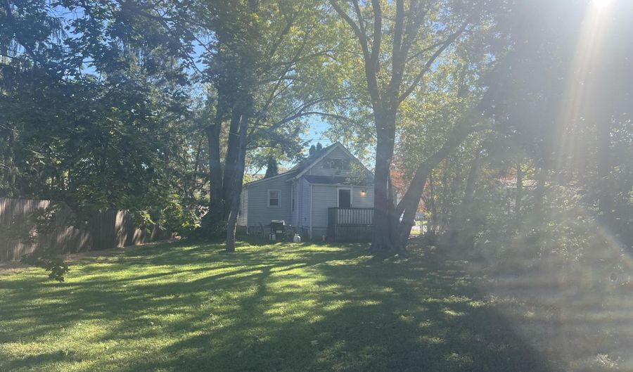 310 East Rd, Belford, NJ 07718 - 2 Beds, 1 Bath