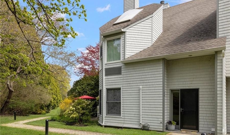 421 Bellevue Ave 2A, Newport, RI 02840 - 2 Beds, 3 Bath