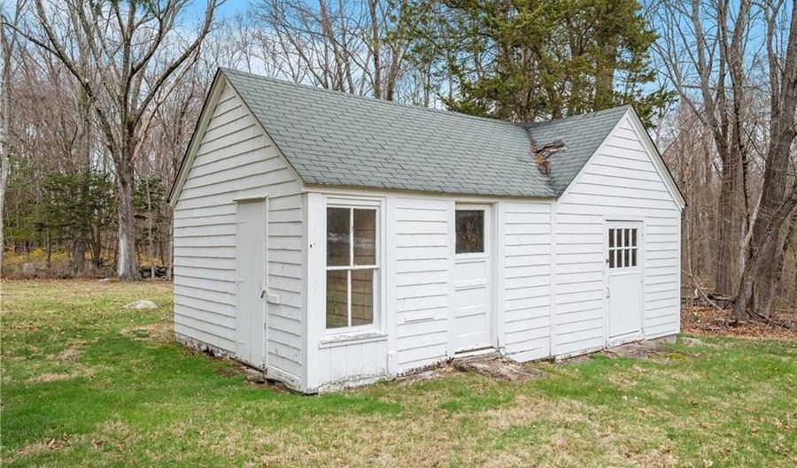 3225 Diamond Hill Rd, Cumberland, RI 02864 - 4 Beds, 3 Bath