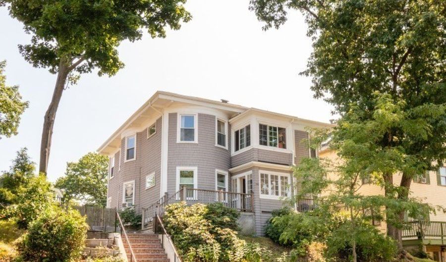 100 Belgrade Ave 2, Boston, MA 02131 - 3 Beds, 1 Bath