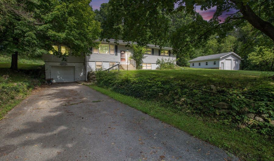 402 W Winter St, Albion, MI 49224 - 3 Beds, 2 Bath