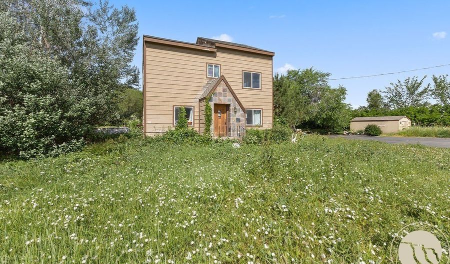 102 Riverside Rd, Billings, MT 59101 - 4 Beds, 2 Bath