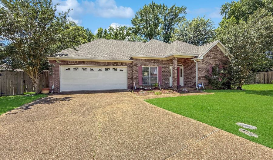 1103 Arbor Pl, Brandon, MS 39042 - 3 Beds, 2 Bath