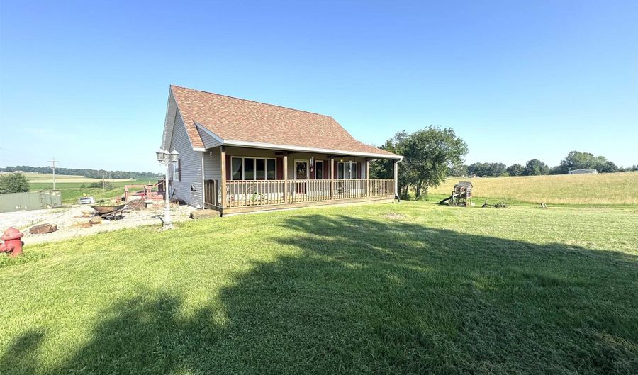 1732 S 275 W, Bloomfield, IN 47424 - 4 Beds, 3 Bath