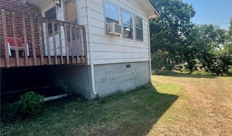 8536 SE 72nd St, Baxter Springs, KS 66713 - 2 Beds, 1 Bath