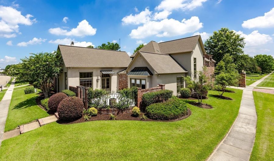 10757 Royal Ridge Ave, Baton Rouge, LA 70810 - 5 Beds, 5 Bath