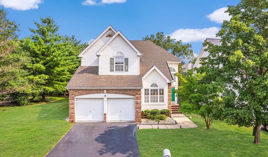 2 BOICE Ln, Belle Mead, NJ 08502 - 4 Beds, 3 Bath