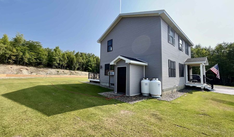 107 Grandview Dr, Berlin, NH 03570 - 3 Beds, 3 Bath