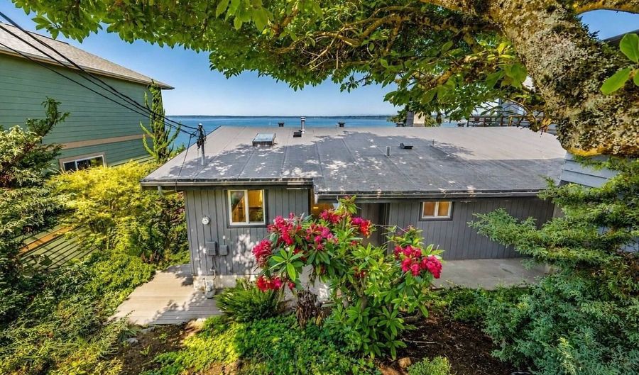 224 Forest Ln, Bellingham, WA 98225 - 3 Beds, 2 Bath