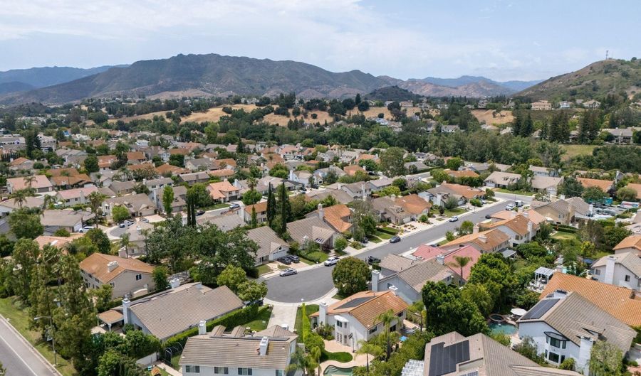 29003 Hollow Oak Ct, Agoura Hills, CA 91301 - 4 Beds, 3 Bath