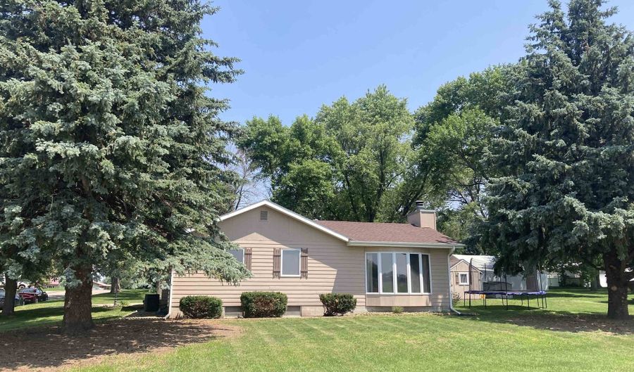 650 S 7th St, Akron, IA 51001 - 3 Beds, 2 Bath