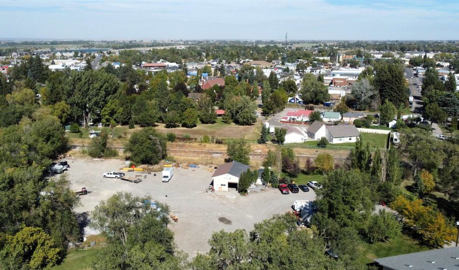89 W Center St, Blackfoot, ID 83221 - 5 Beds, 2 Bath