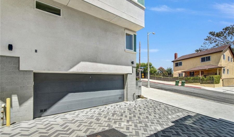 1025 White Knoll Dr, Los Angeles, CA 90012 - 3 Beds, 3 Bath