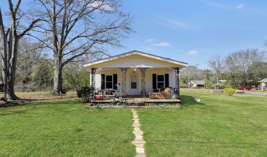 150 Johnson, Barnesville, GA 30204 - 2 Beds, 1 Bath
