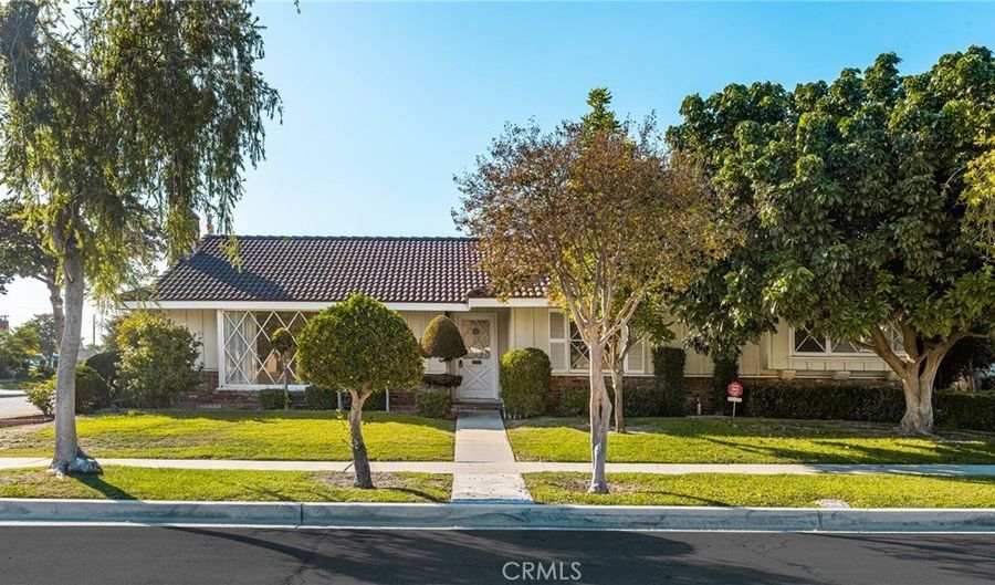 1531 W Doris, Anaheim, CA 92802 - 4 Beds, 3 Bath