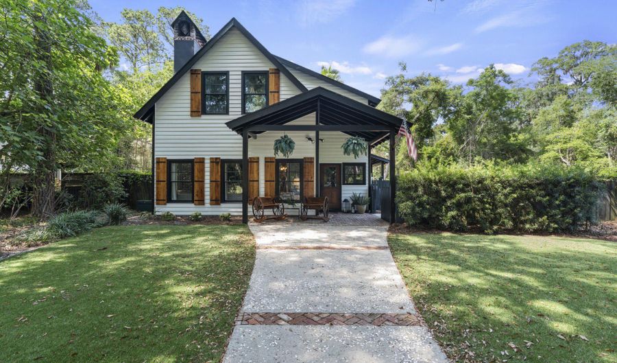 16 Four Winds Ave, Beaufort, SC 29907 - 4 Beds, 3 Bath