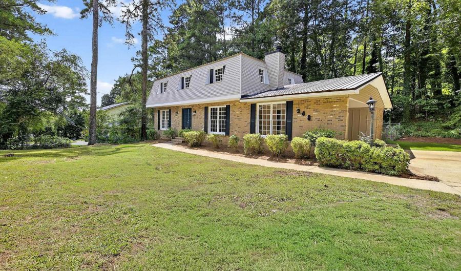 208 SHAMROCK Rd, Anniston, AL 36207 - 4 Beds, 4 Bath