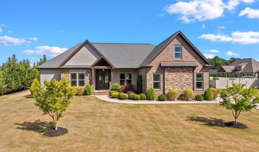 640 Double Bridge Rd, Boiling Springs, SC 29316 - 4 Beds, 4 Bath