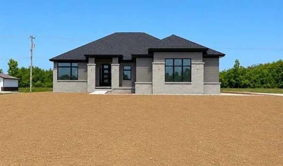 7085 Dryden Rd, Almont Twp., MI 48003 - 3 Beds, 3 Bath
