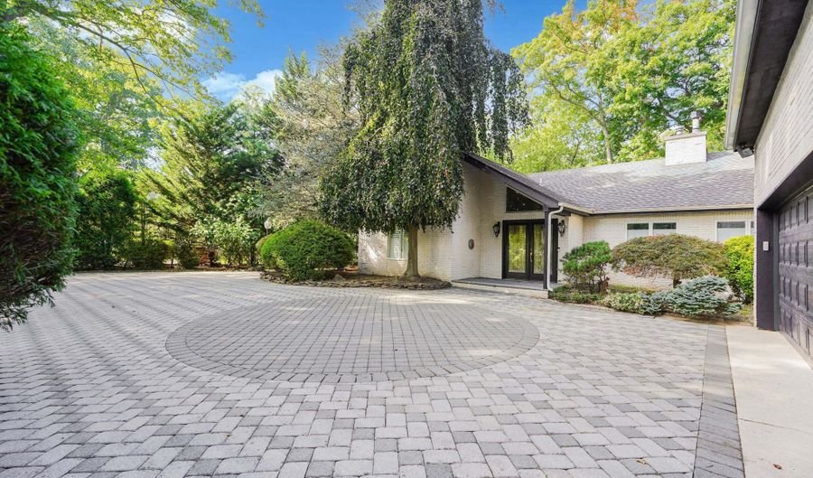 34 Southside Ave, Atlantic Highlands, NJ 07716 - 3 Beds, 4 Bath