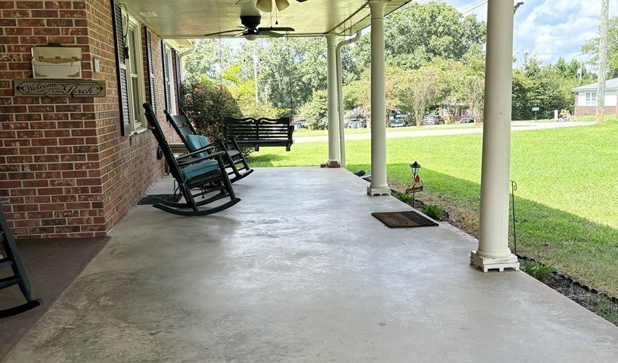 126 Moore St, Abbeville, SC 29620 - 3 Beds, 2 Bath