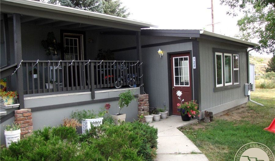 123 S 4th St, Bearcreek, MT 59007 - 3 Beds, 2 Bath