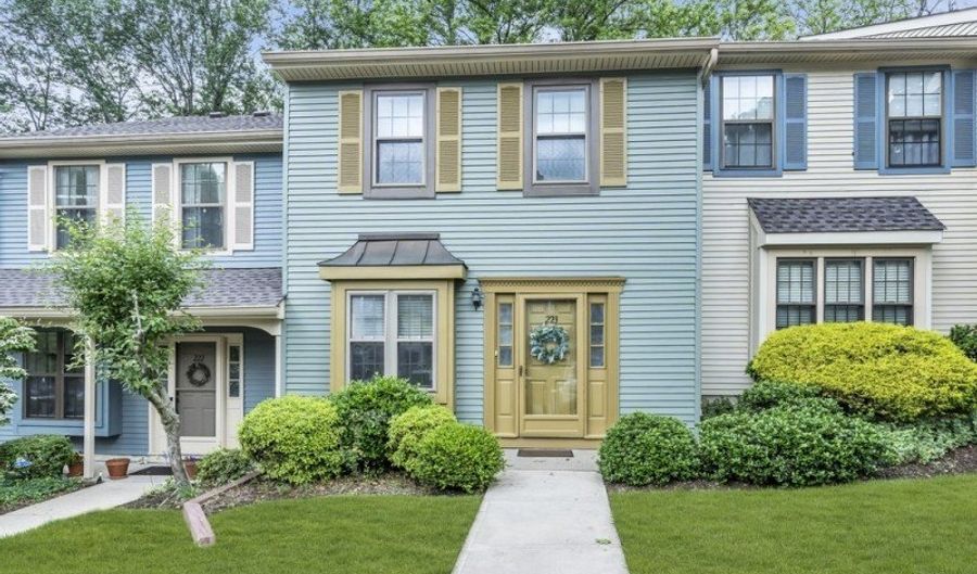 223 Perth Hill Ct, Aberdeen Twp., NJ 07747 - 2 Beds, 3 Bath