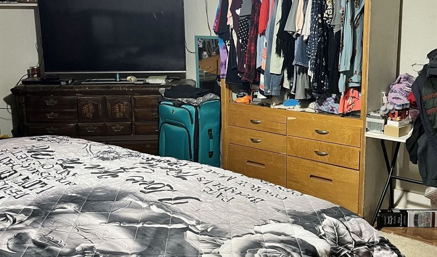 202 Avenue B, Beaver, OK 73932 - 2 Beds, 1 Bath