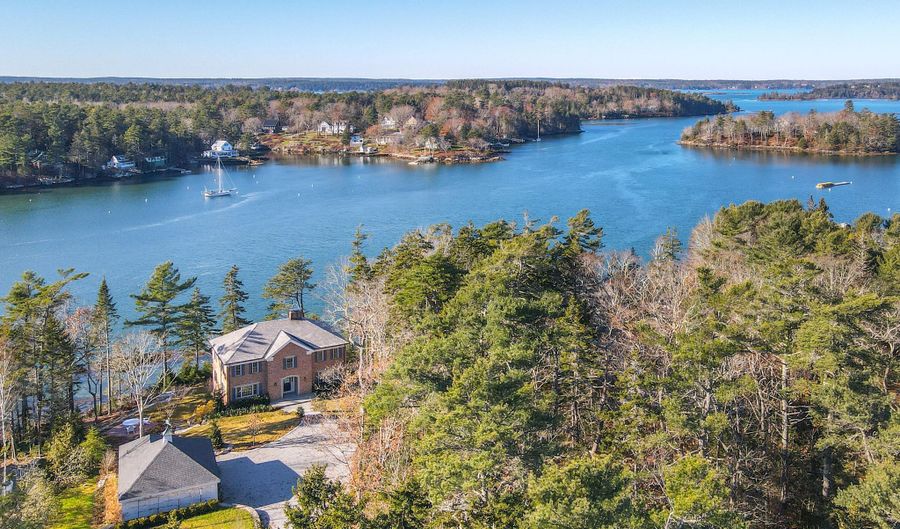 12 Bear End Rd, Boothbay Harbor, ME 04538 - 4 Beds, 4 Bath