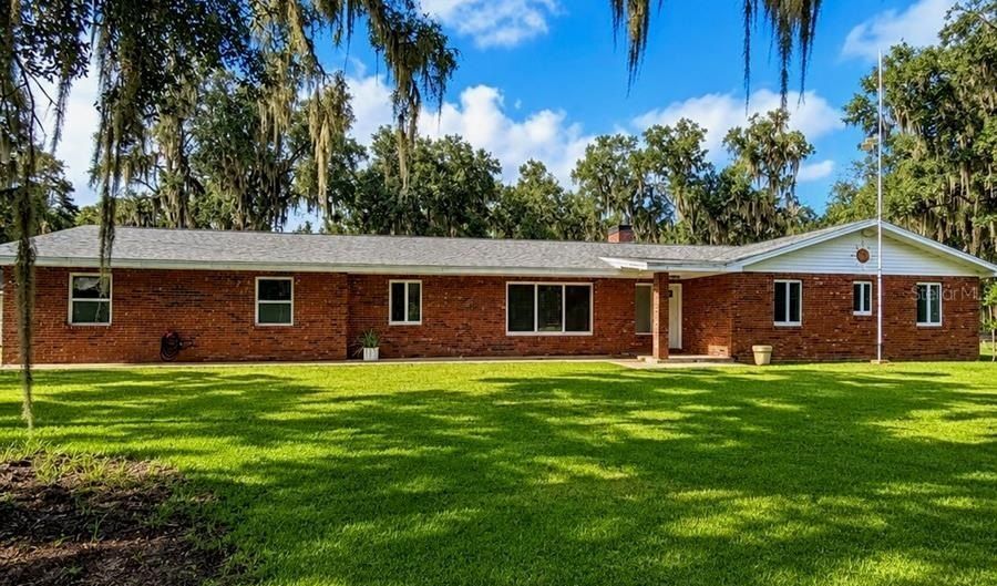 1221 SW SKATES St, Arcadia, FL 34266 - 3 Beds, 3 Bath