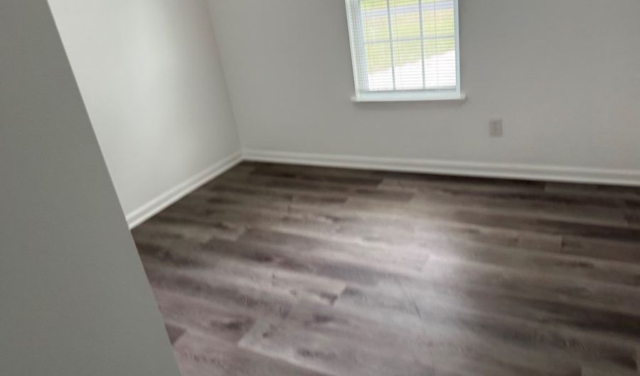 211 Edgewood Ave, Bainbridge, GA 39819 - 3 Beds, 2 Bath