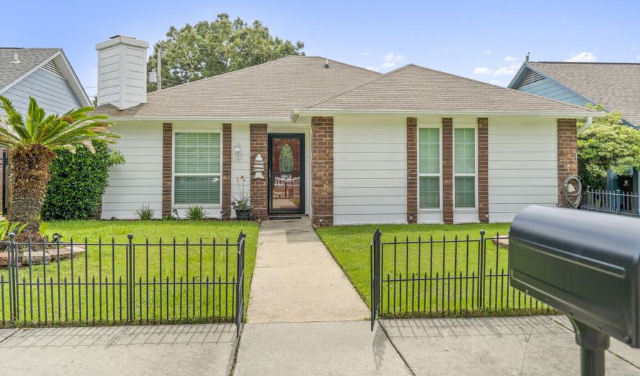 174 Briarfield Ave, Biloxi, MS 39531 - 3 Beds, 2 Bath