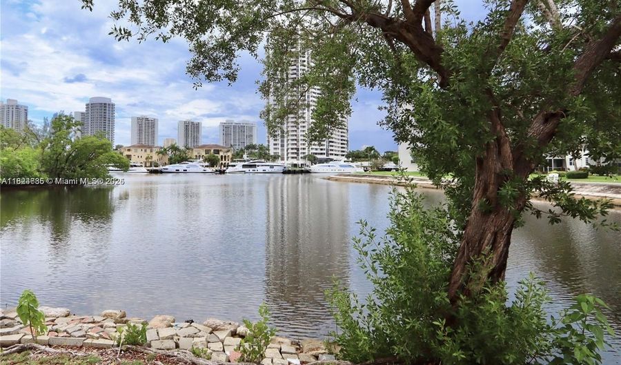 2930 Point East Dr E309, Aventura, FL 33160 - 1 Beds, 1 Bath