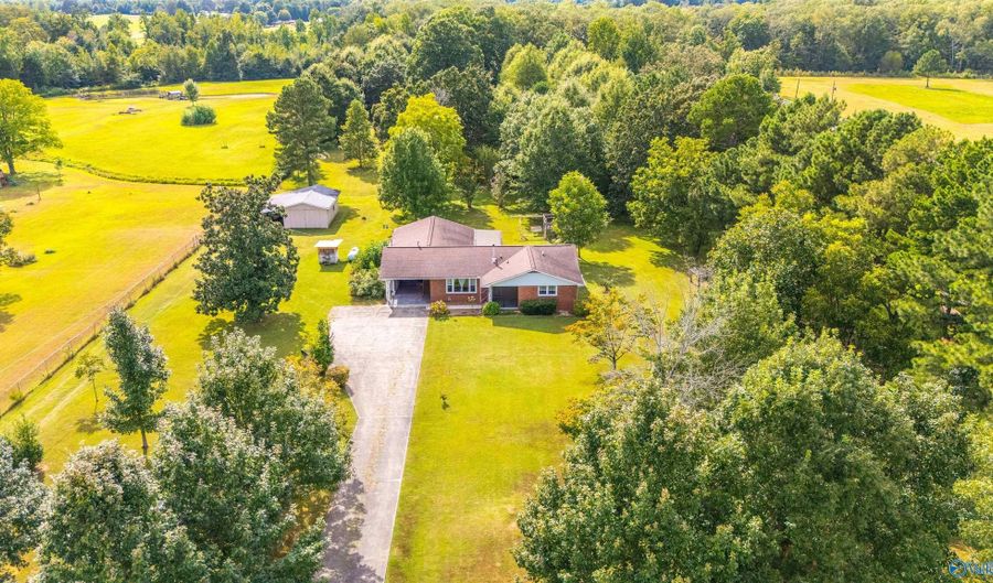 16805 Shaw Rd, Athens, AL 35611 - 3 Beds, 2 Bath